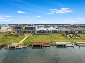 Island Escape: 3-Bed with Outdoor Entertainment